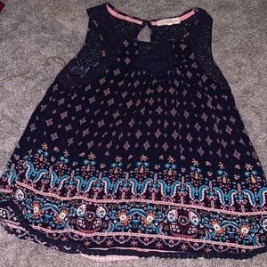 Patterned flowy tank